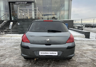 Подержанный автомобиль Peugeot 308 Hatchback 2010 года (6 фото)