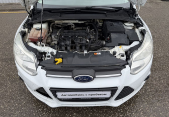 Подержанный автомобиль Ford Focus Hatchback 2012 года (13 фото)