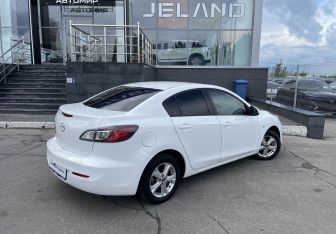 Подержанный автомобиль Mazda 3 Sedan 2012 года (5 фото)