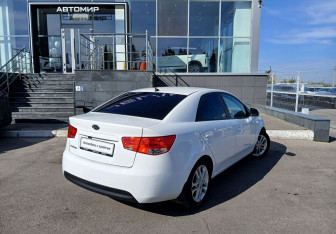 Подержанный автомобиль Kia Cerato Sedan 2011 года (5 фото)