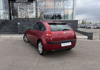 Подержанный автомобиль Citroen C4 Hatchback 2010 года (7 фото)