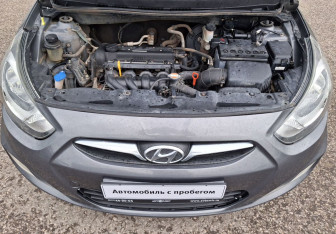 Подержанный автомобиль Hyundai Solaris Hatchback 2012 года (13 фото)