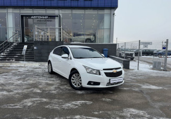 Подержанный автомобиль Chevrolet Cruze Hatchback 2012 года (3 фото)