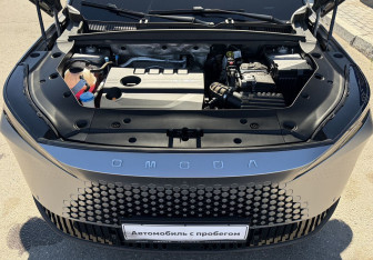 Подержанный автомобиль Omoda C7 2025 года (13 фото)